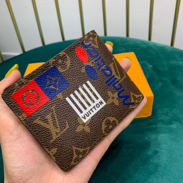 l**is V*t*n multiple wallet