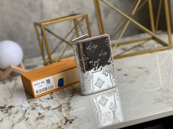 l**is V*t*n slender pocket organizer