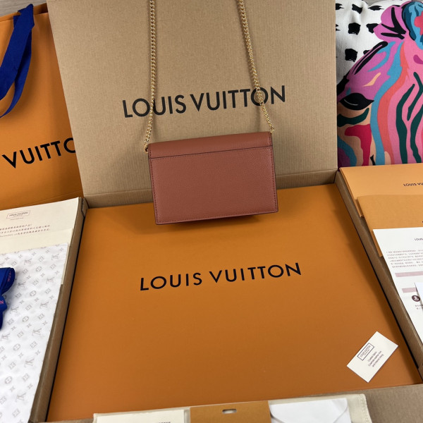 l**is V*t*n mylockme chain pochette