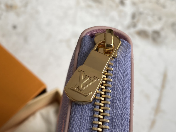 l**is V*t*n zippy wallet