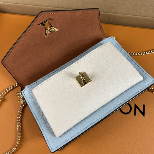 l**is V*t*n mylockme chain pochette
