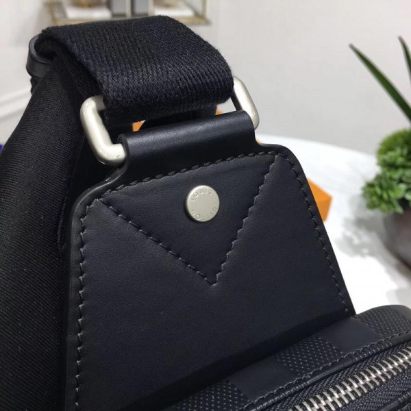 l**is V*t*n avenue sling bag