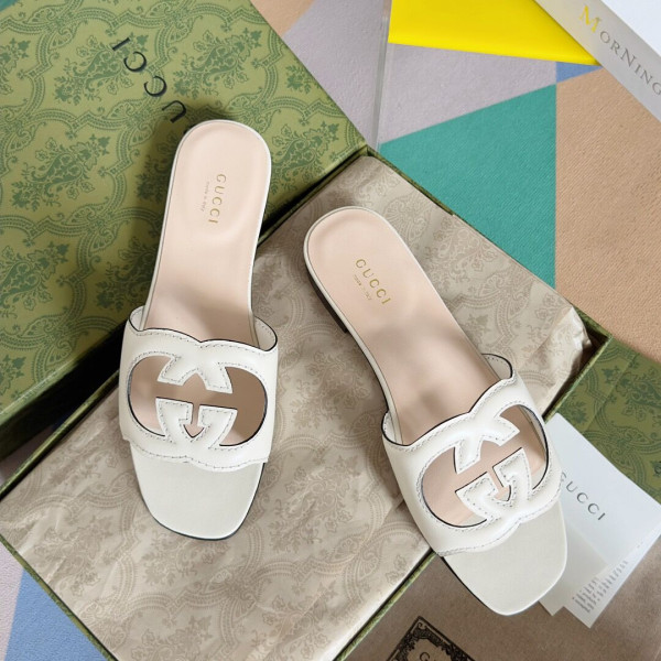 G*u*i slide sandal