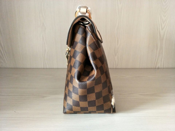 l**is V*t*n backpack clapton