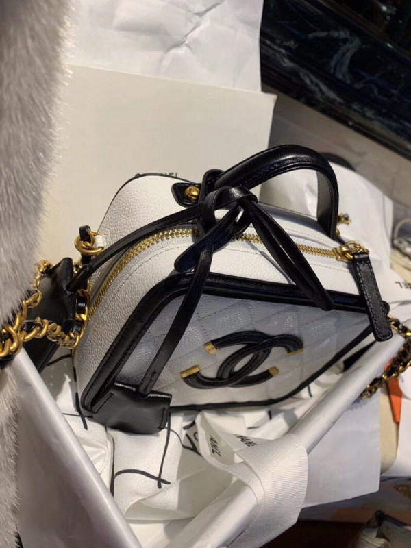 CL VANITY CASE