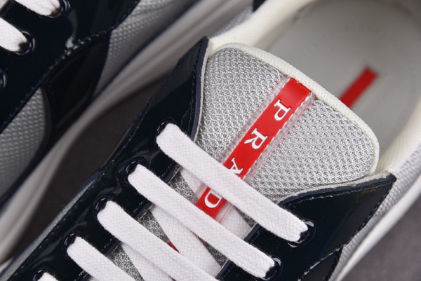 Pra*a sneaker