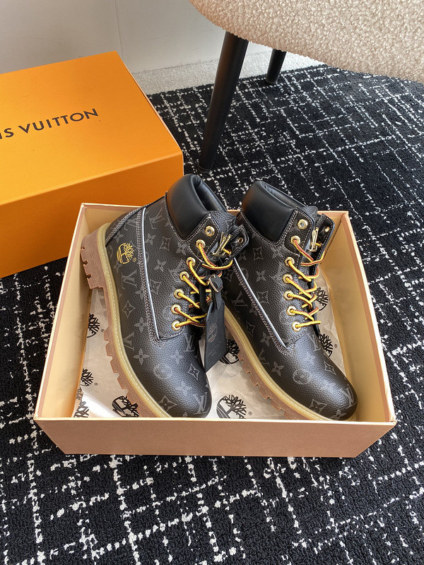 l**is V*t*n boots