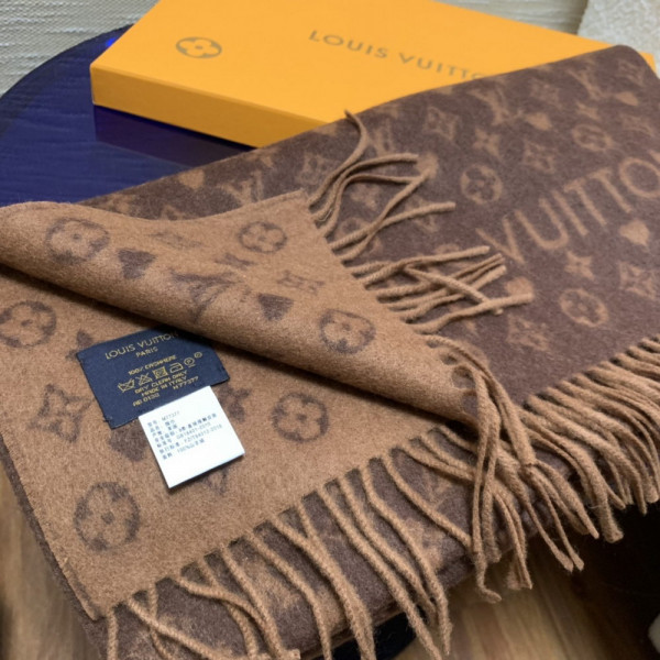 l**is V*t*n game on scarf