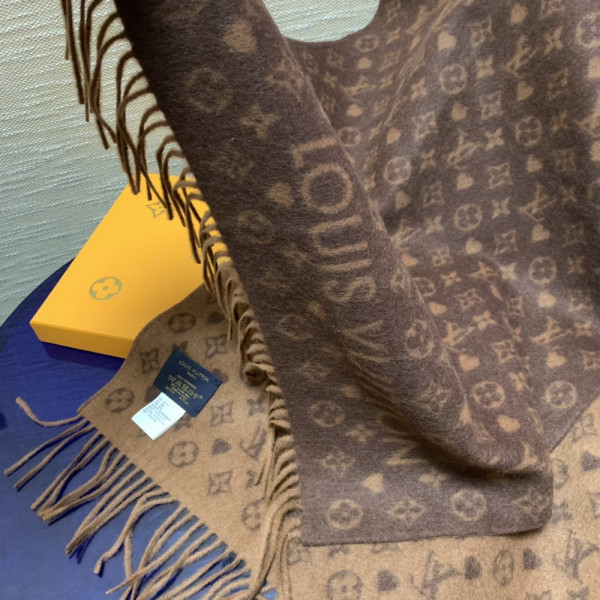 l**is V*t*n game on scarf