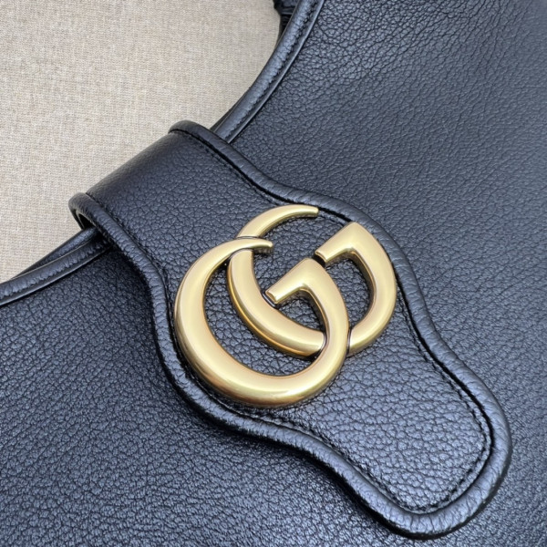 G*u*i aphrodite medium shoulder bag