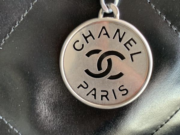 CL LARGE 22 HANDBAG