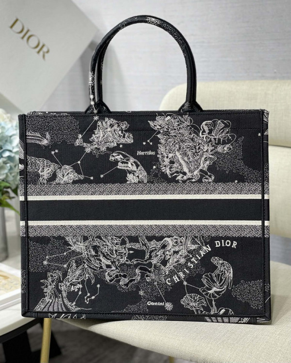 large D*or book tote