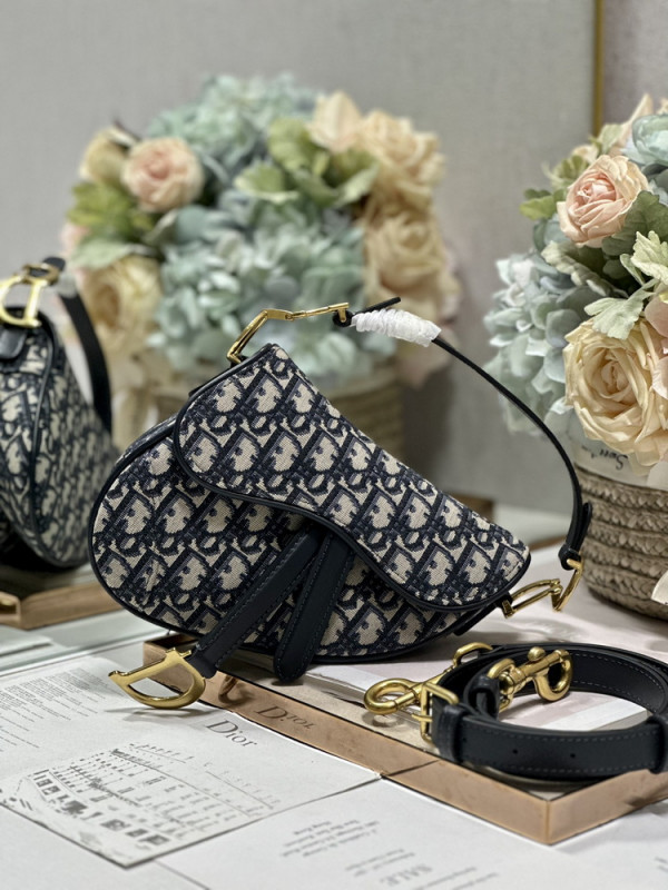 D*or saddle bag