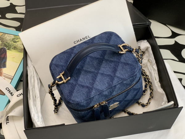 CL VANITY CASE