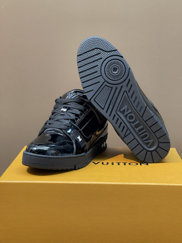 l**is V*t*n trainer sneaker