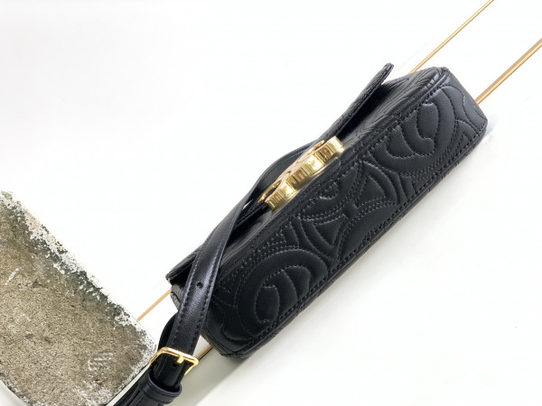 Ce**e triomphe shoulder bag