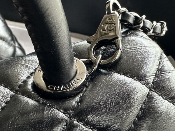CL FLAP BAG WITH TOP HANDLE