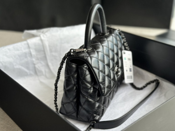 CL FLAP BAG WITH TOP HANDLE