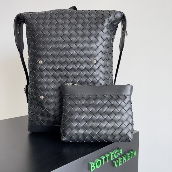 Bo*te*ga ve*ne*ta arco backpack