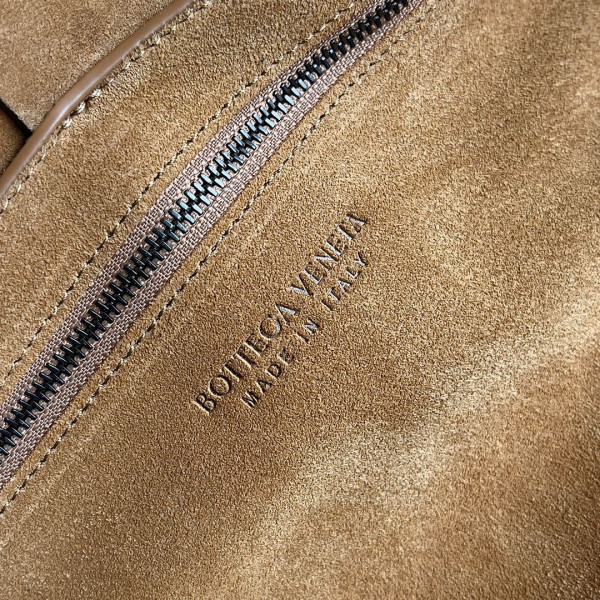 Bo*te*ga ve*ne*ta arco large tote