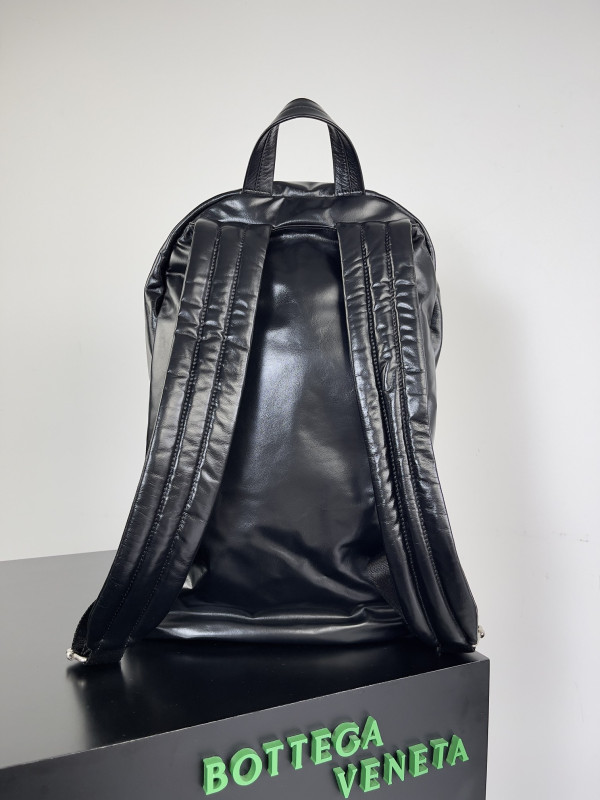 Bo*te*ga ve*ne*ta backpack