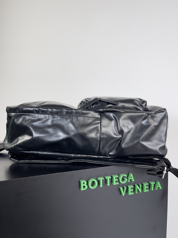Bo*te*ga ve*ne*ta backpack