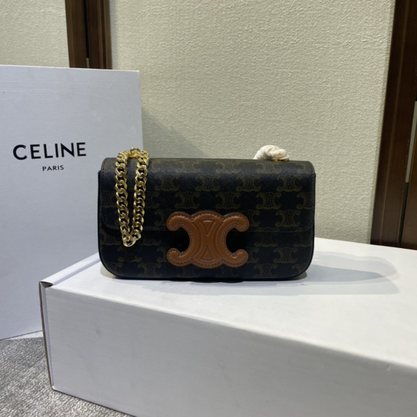 Ce**e chain shoulder bag triomphe