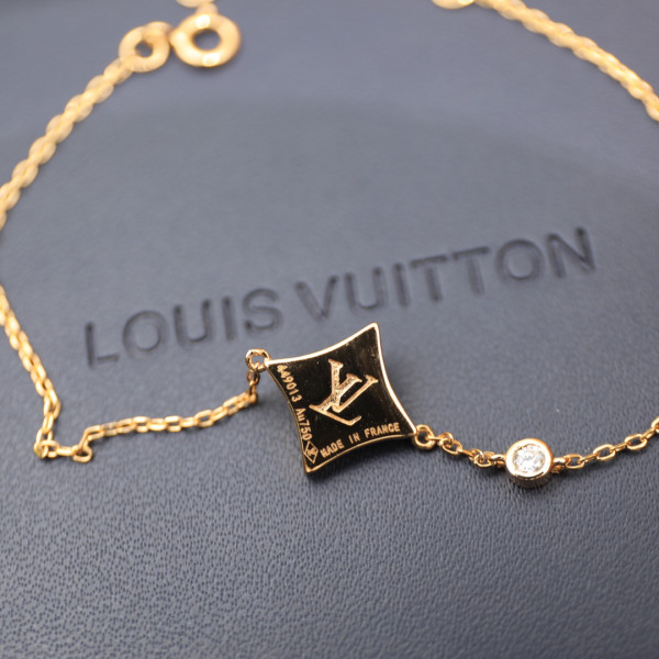 l**is V*t*n bracelet