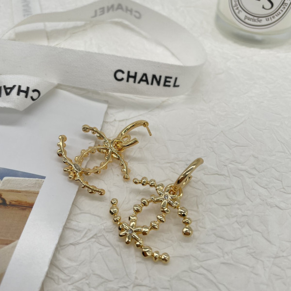 CL EARRINGS