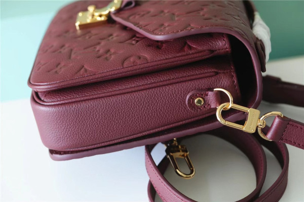 l**is V*t*n pochette metis