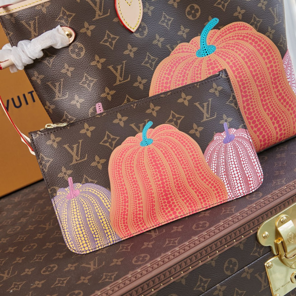 l**is V*t*n x yk neverfull mm