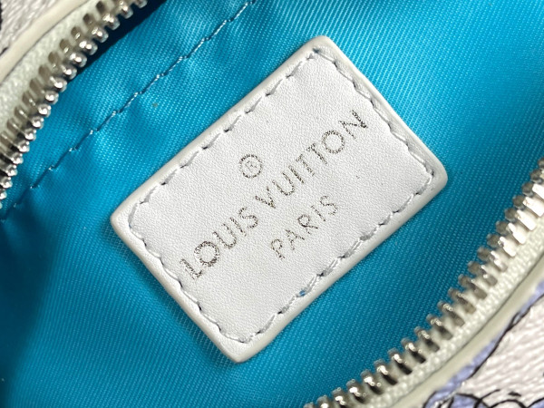 l**is V*t*n mini soft trunk