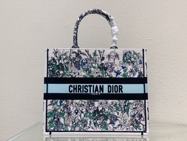 large D*or book tote