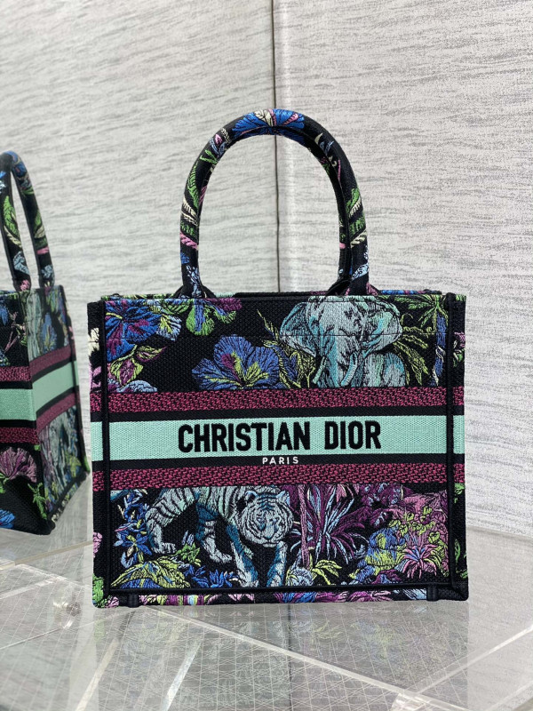 small D*or book tote