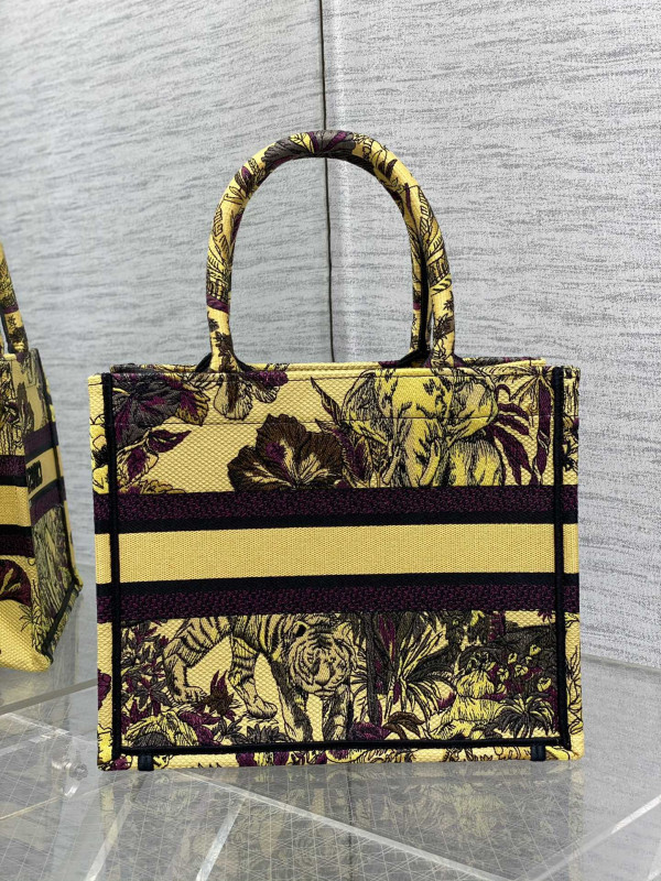 small D*or book tote