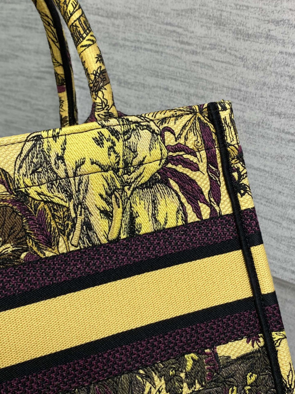 small D*or book tote