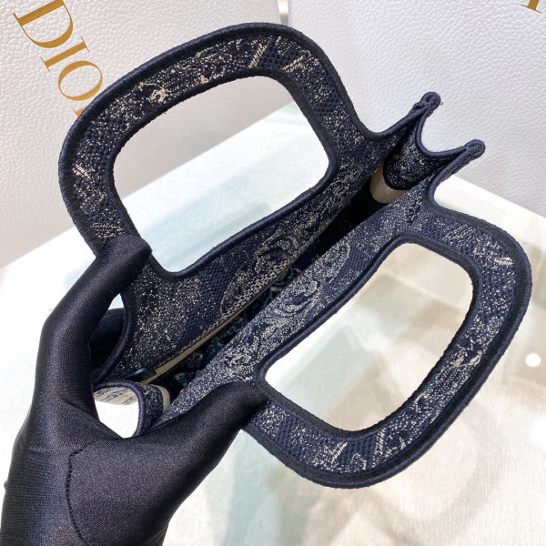 D*or book tote mini