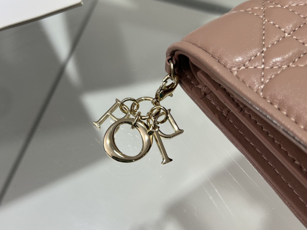 D*or wallet