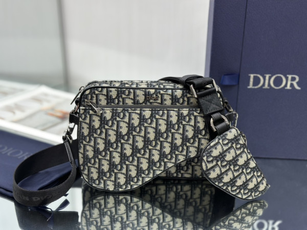D*or saddle triple pouch