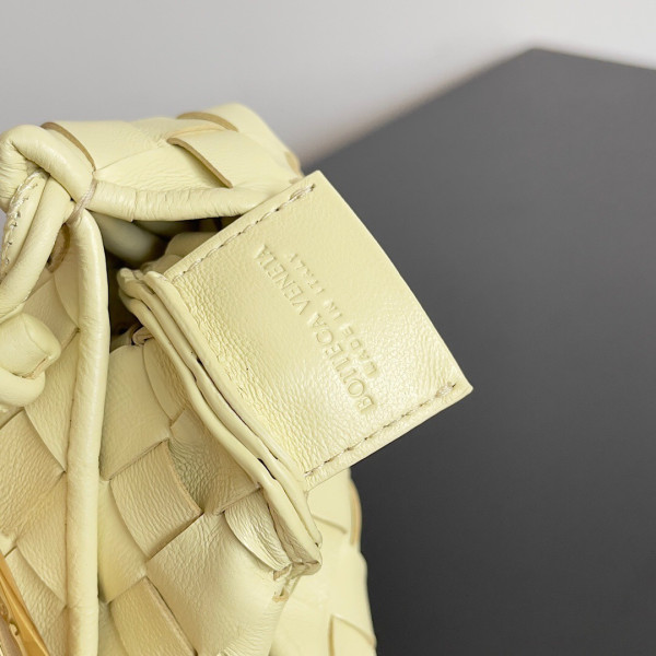 Bo*te*ga ve*ne*ta mini sardine top handle bag