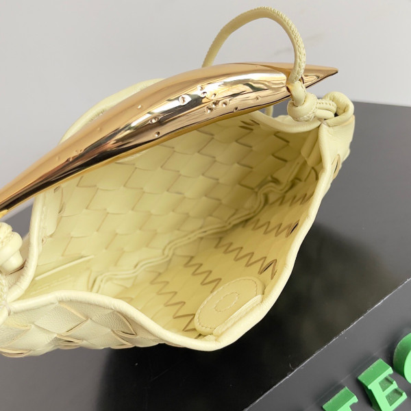 Bo*te*ga ve*ne*ta mini sardine top handle bag