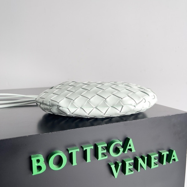 Bo*te*ga ve*ne*ta mini sardine top handle bag