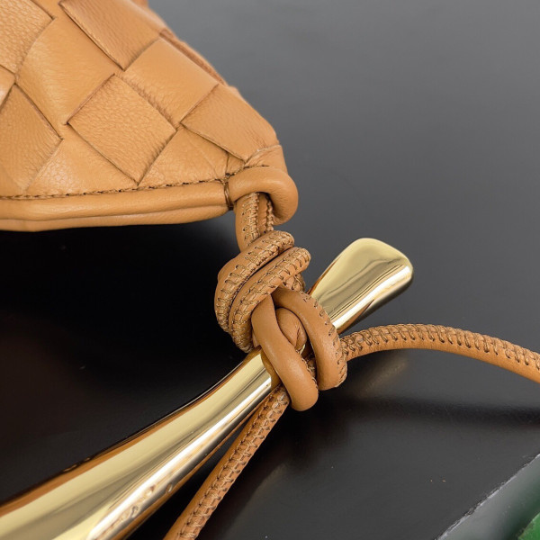 Bo*te*ga ve*ne*ta mini sardine top handle bag