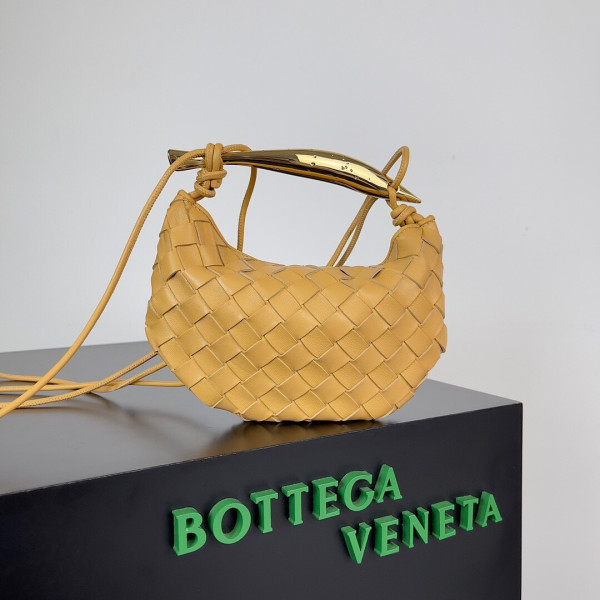 Bo*te*ga ve*ne*ta mini sardine top handle bag