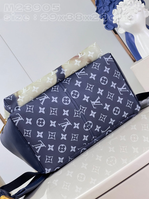 l**is V*t*n discovery backpack pm