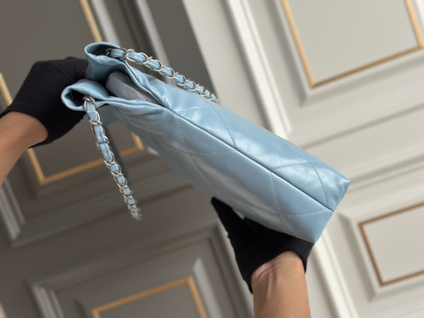 CL 22 SMALL HANDBAG