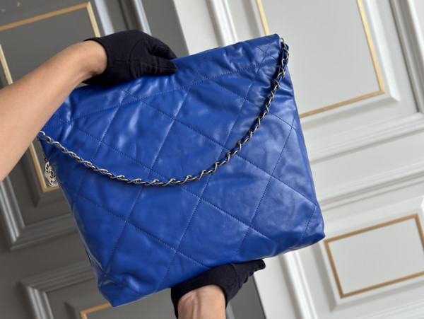 CL 22 SMALL HANDBAG