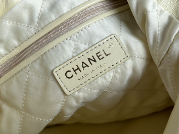 CL 22 SMALL HANDBAG