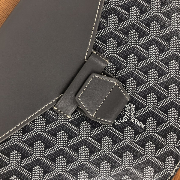 Go*ard commando envelope clutch