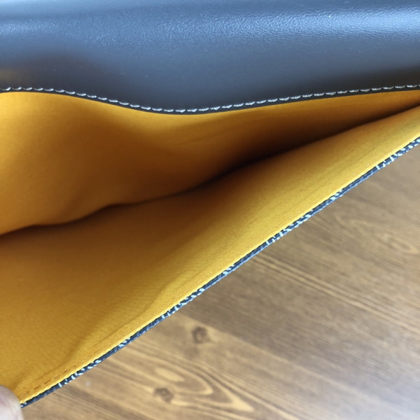 Go*ard commando envelope clutch